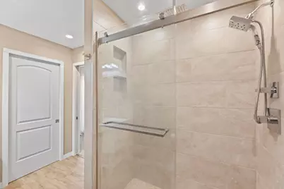 987  Lake Country Ct, Oconomowoc, WI 53066 - Photo 15