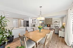 987 Lake Country Ct, Oconomowoc, WI 53066 - Photo 9