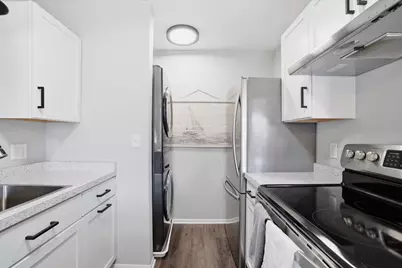 404  Sheffield Rd #4, Waukesha, WI 53186 - Photo 7