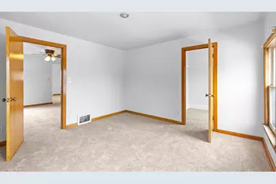 1809  Madison St, Manitowoc, WI 54220 - Photo 17