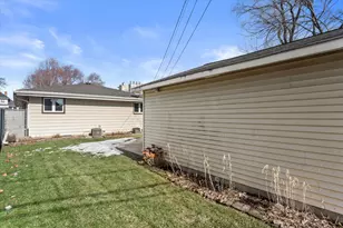 8613 W Schlinger Ave, West Allis, WI 53214 - Photo 37