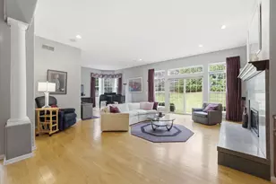 446 W Bridge Ct, Grafton, WI 53024 - Photo 3