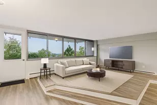 1919 N Summit Ave, Milwaukee, WI 53202 - Photo 5