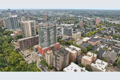 1919 N Summit Ave #1D, Milwaukee, WI 53202 - Photo 25