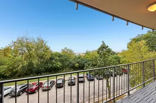 1919 N Summit Ave, Milwaukee, WI 53202 - Photo 21