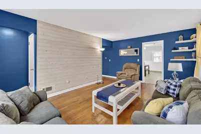 2911  Webster St, Racine, WI 53403 - Photo 5