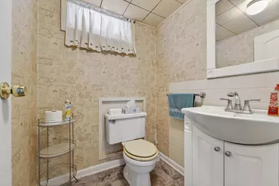 2911  Webster St, Racine, WI 53403 - Photo 17