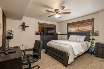 475  Coronado Cir, Onalaska, WI 54650 - Photo 17