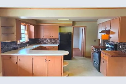 106  Cherry St, Sheboygan Falls, WI 53085 - Photo 5