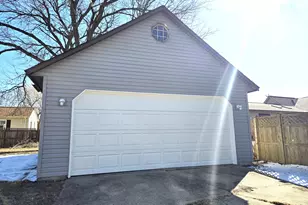 252 E Washington St, Jefferson, WI 53549 - Photo 3