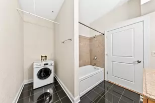 606 W Wisconsin Ave, Milwaukee, WI 53203 - Photo 11