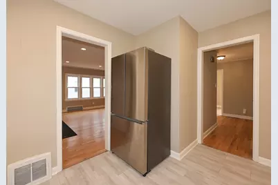 10907  Glenway Ct, Wauwatosa, WI 53222 - Photo 13