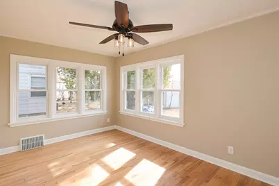 10907  Glenway Ct, Wauwatosa, WI 53222 - Photo 15