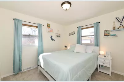 6421 W Allerton Ave, Greenfield, WI 53220 - Photo 19