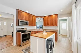 1611 17th Ave, Grafton, WI 53024 - Photo 7