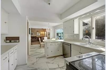 2135  Michelle Dr, Brookfield, WI 53045 - Photo 15