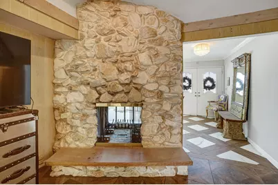 2135  Michelle Dr, Brookfield, WI 53045 - Photo 9