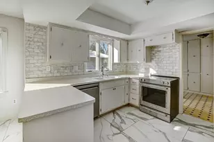 2135 Michelle Dr, Brookfield, WI 53045 - Photo 15