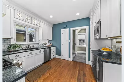 2431 N 70th St, Wauwatosa, WI 53213 - Photo 13