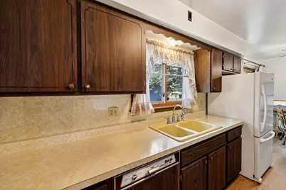 3804  6th Ave, South Milwaukee, WI 53172 - Photo 9