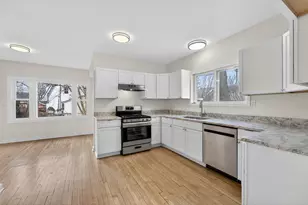 2316 E Malvern Pl, Milwaukee, WI 53207 - Photo 7