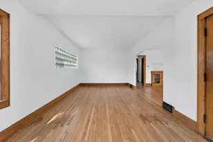 2316 E Malvern Pl, Milwaukee, WI 53207 - Photo 3