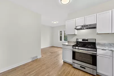 2316 E Malvern Pl, Milwaukee, WI 53207 - Photo 9