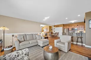 8526 S Bedford Way, Oak Creek, WI 53154 - Photo 13