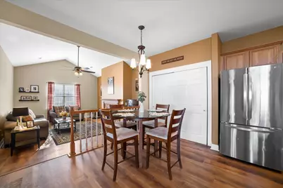 8526 S Bedford Way, Oak Creek, WI 53154 - Photo 9