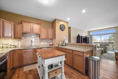 8526 S Bedford Way, Oak Creek, WI 53154 - Photo 7