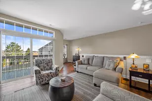 8526 S Bedford Way, Oak Creek, WI 53154 - Photo 11