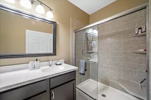 8526 S Bedford Way, Oak Creek, WI 53154 - Photo 25