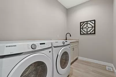 7025  Stonewood Ln, Lannon, WI 53046 - Photo 17