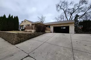 3015 S 35th St, Milwaukee, WI 53215 - Photo 7