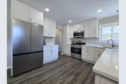 4760 N 159th St, Brookfield, WI 53005 - Photo 5