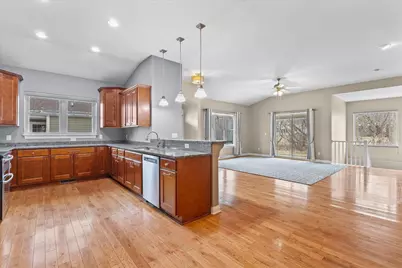 14122 W Honeyager Dr, New Berlin, WI 53151 - Photo 9