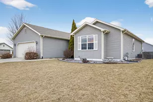 9518 Jasmine Ct, Sturtevant, WI 53177 - Photo 3