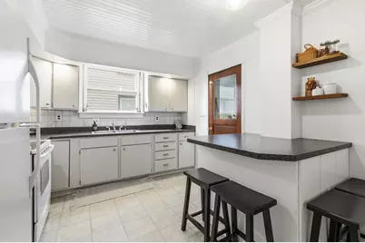 916  Arcadian Ave, Waukesha, WI 53186 - Photo 3