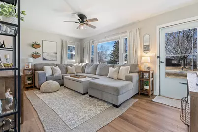 2721  Arrowhead St, Racine, WI 53402 - Photo 9