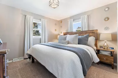 2721  Arrowhead St, Racine, WI 53402 - Photo 25