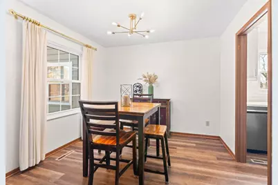 650  Dundee Ln, Hartland, WI 53029 - Photo 5