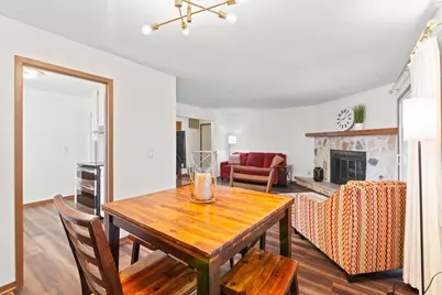 650  Dundee Ln, Hartland, WI 53029 - Photo 3