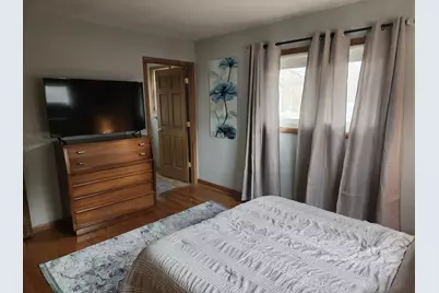 223 W Mequon Rd, Mequon, WI 53092 - Photo 9