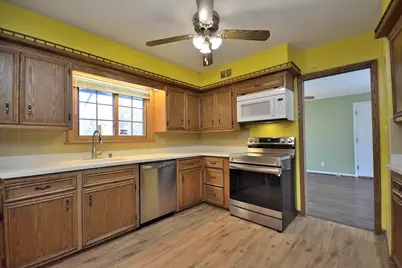 12700  Dunwoody Dr, Elm Grove, WI 53122 - Photo 7