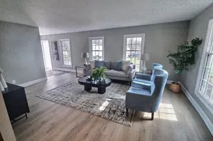 2608 W Hyacinth Ct, Mequon, WI 53092 - Photo 9