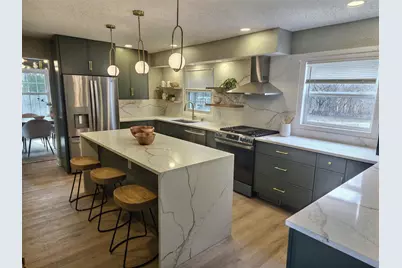 2608 W Hyacinth Ct, Mequon, WI 53092 - Photo 1