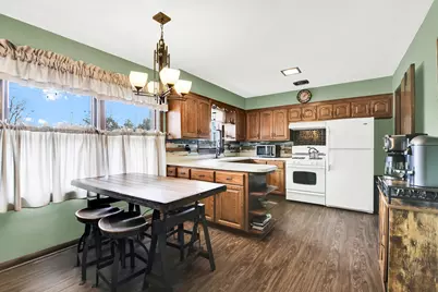 W144N4952  Stone Dr, Menomonee Falls, WI 53051 - Photo 3