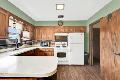 W144N4952  Stone Dr, Menomonee Falls, WI 53051 - Photo 11