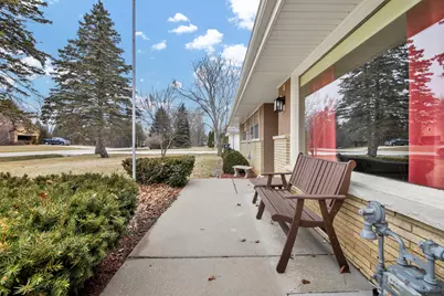 W144N4952  Stone Dr, Menomonee Falls, WI 53051 - Photo 7