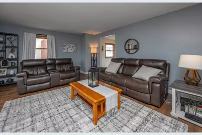 207  Douglass Ave, Waukesha, WI 53186 - Photo 5